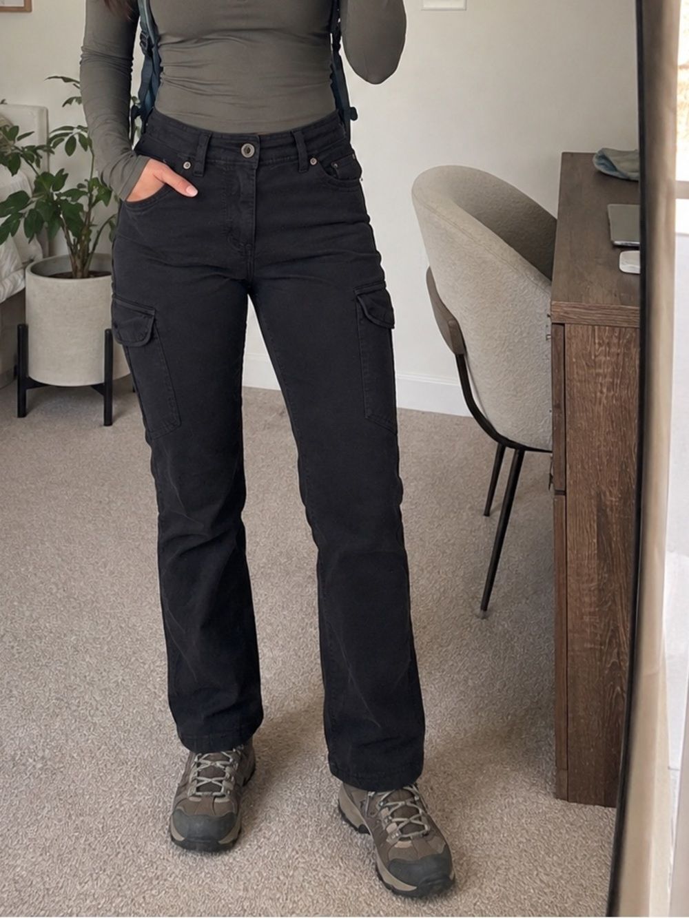 KÜHL Freeflex Roll-Up Cargo Hiking Pants Women's 6 Short Black Outdoor Gorpcore